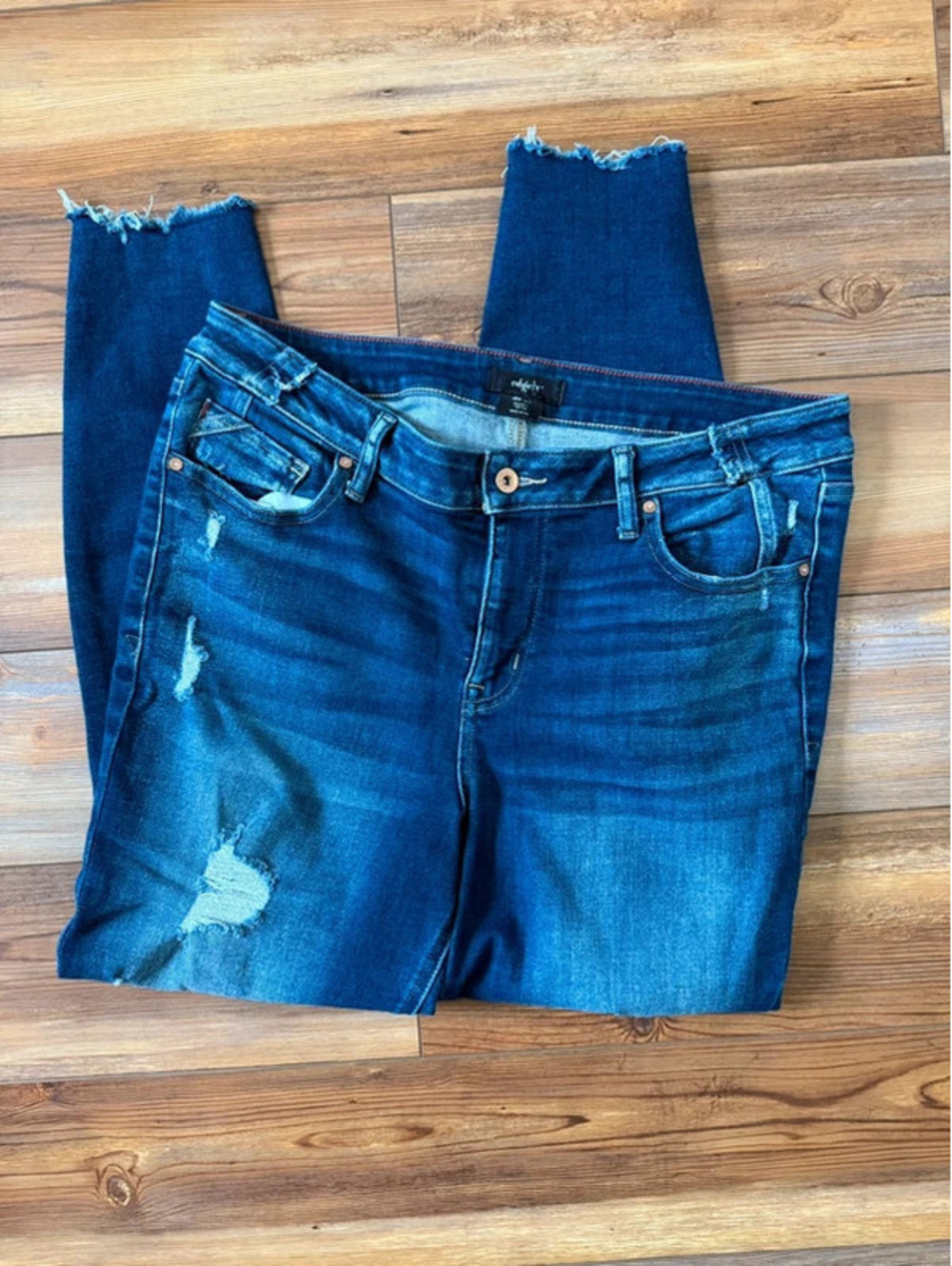 Edgely jeans size 16W skinny fit jeans with distressing
